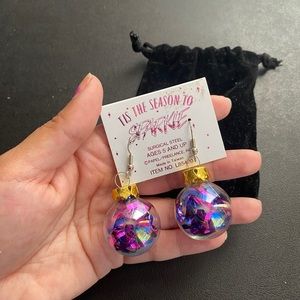 NWOT Ornament Earrings